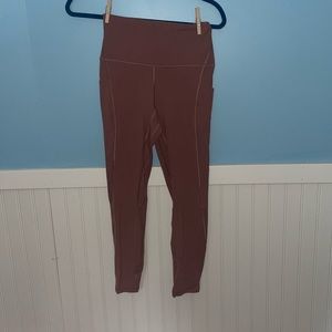 Women’s pink lululemon leggings